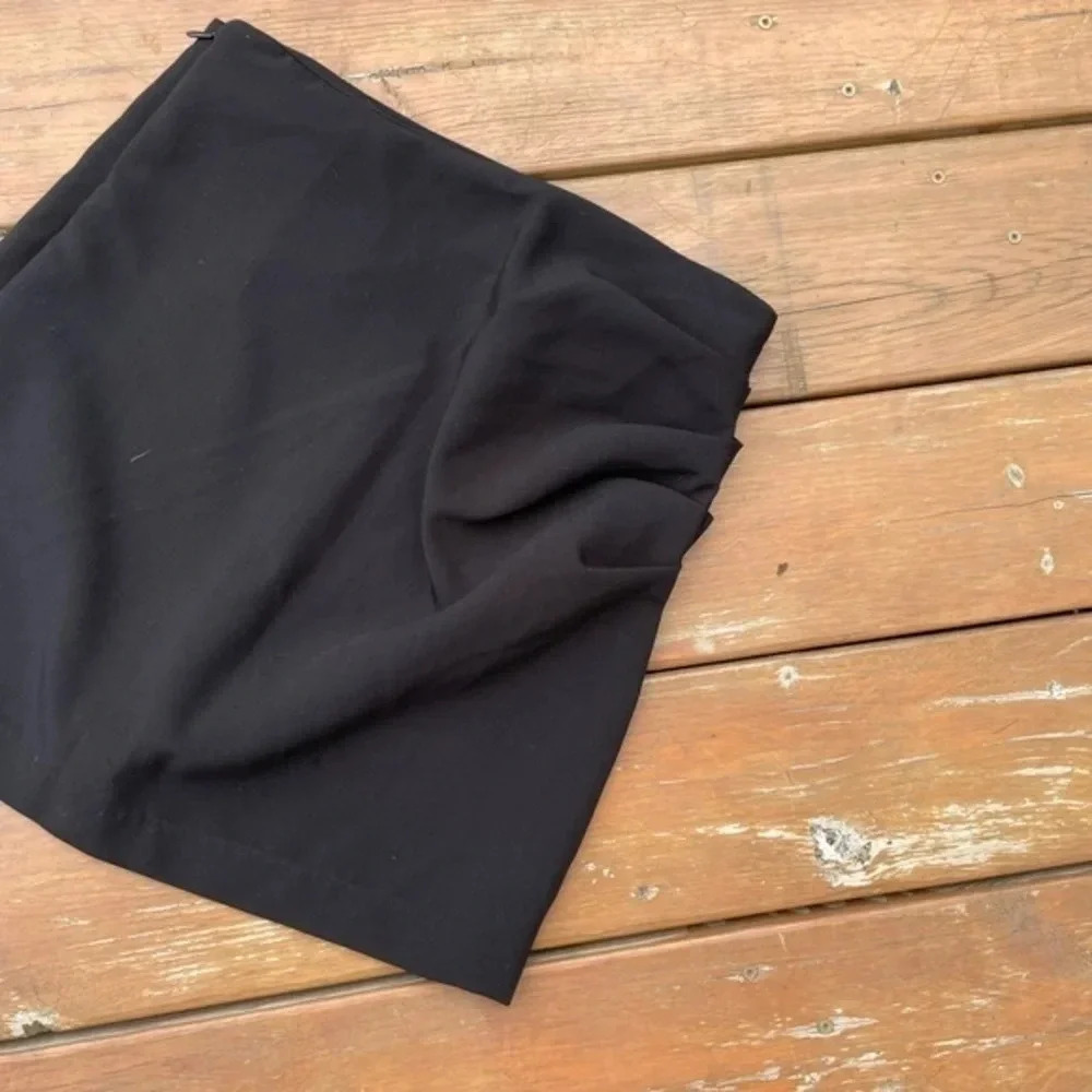 New Dynamite Front Ruched Skirt - Picture 6 of 16